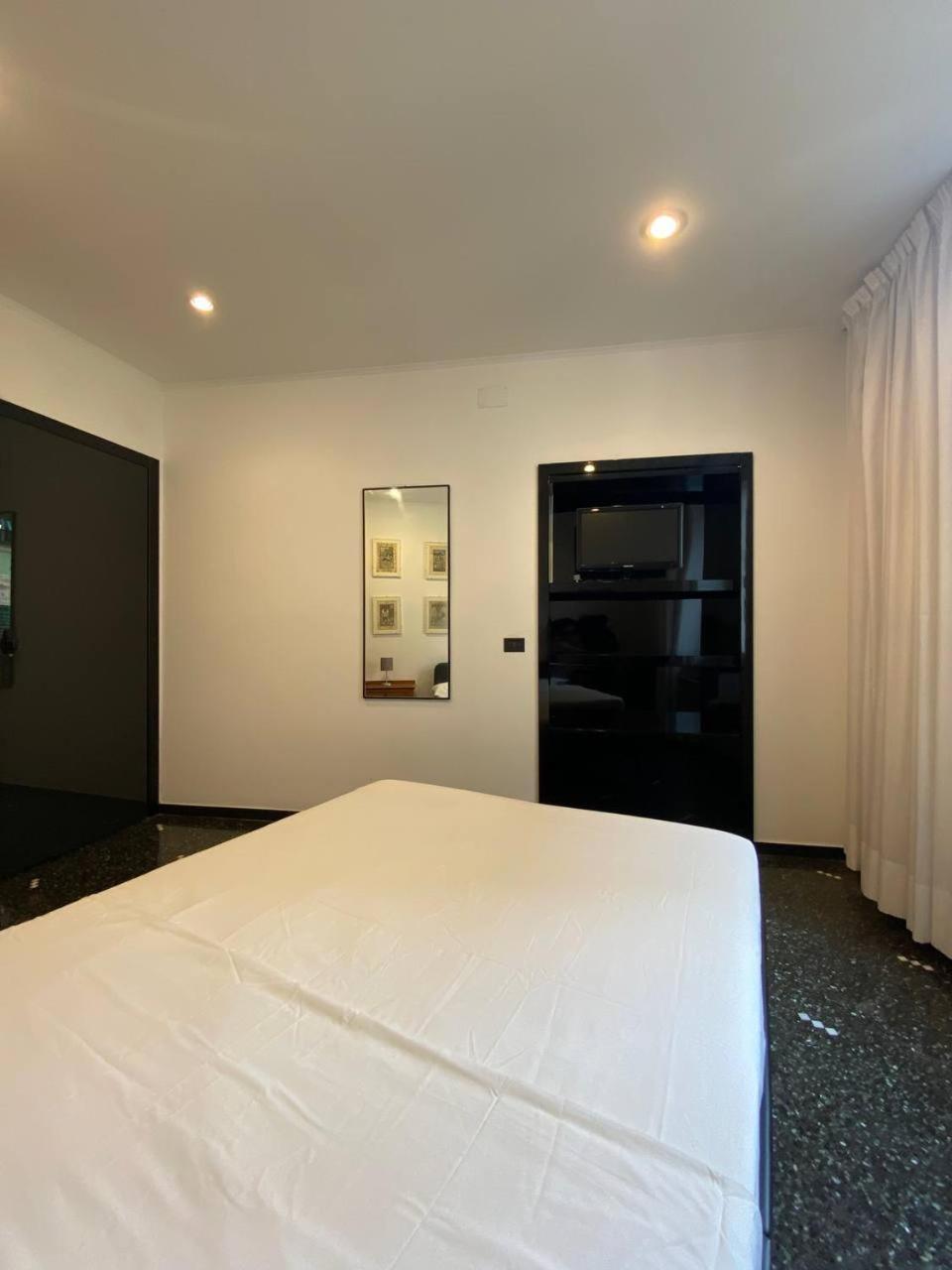 Martel Rooms - Genova Centro Brignole Екстер'єр фото