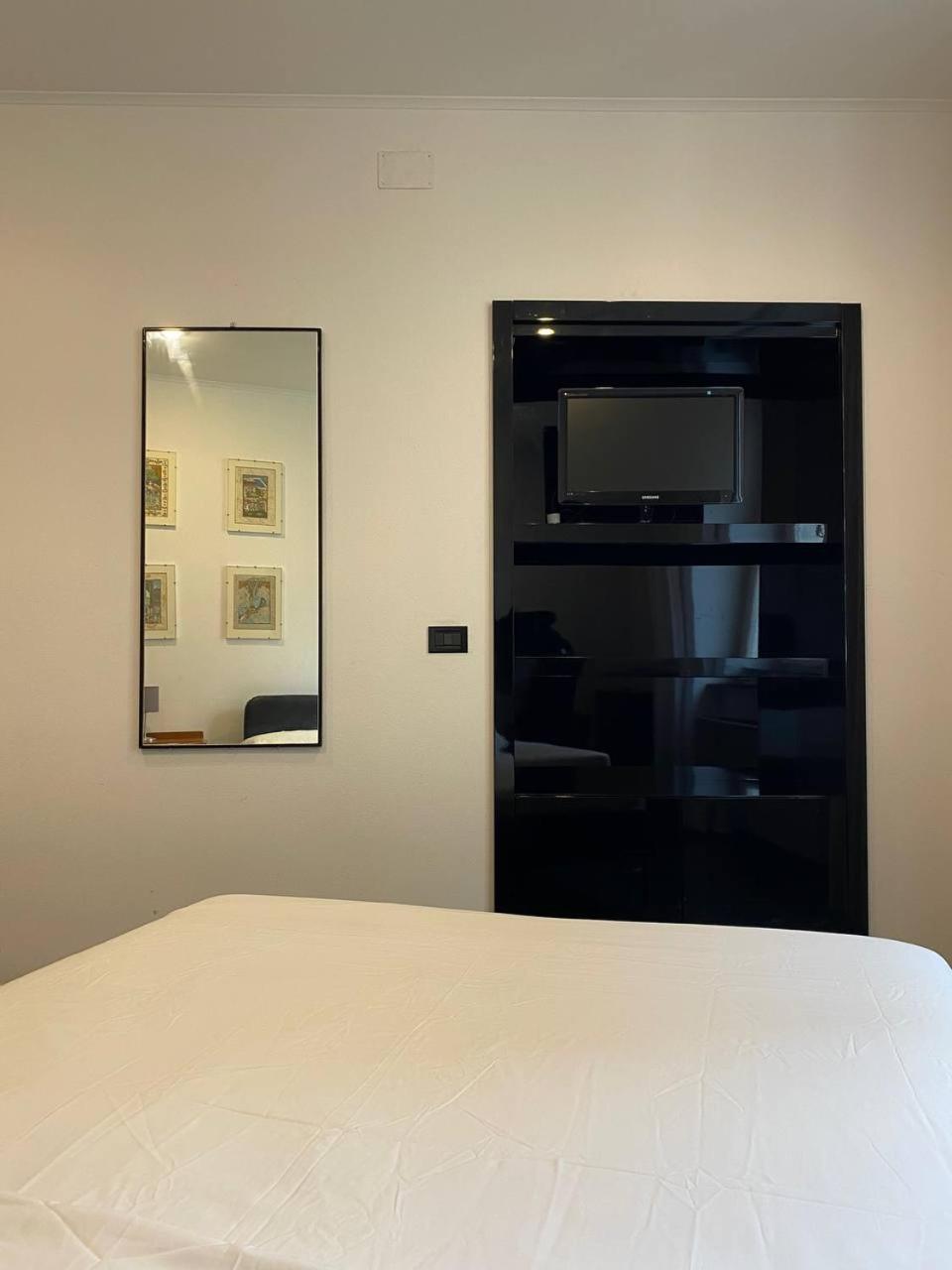 Martel Rooms - Genova Centro Brignole Екстер'єр фото