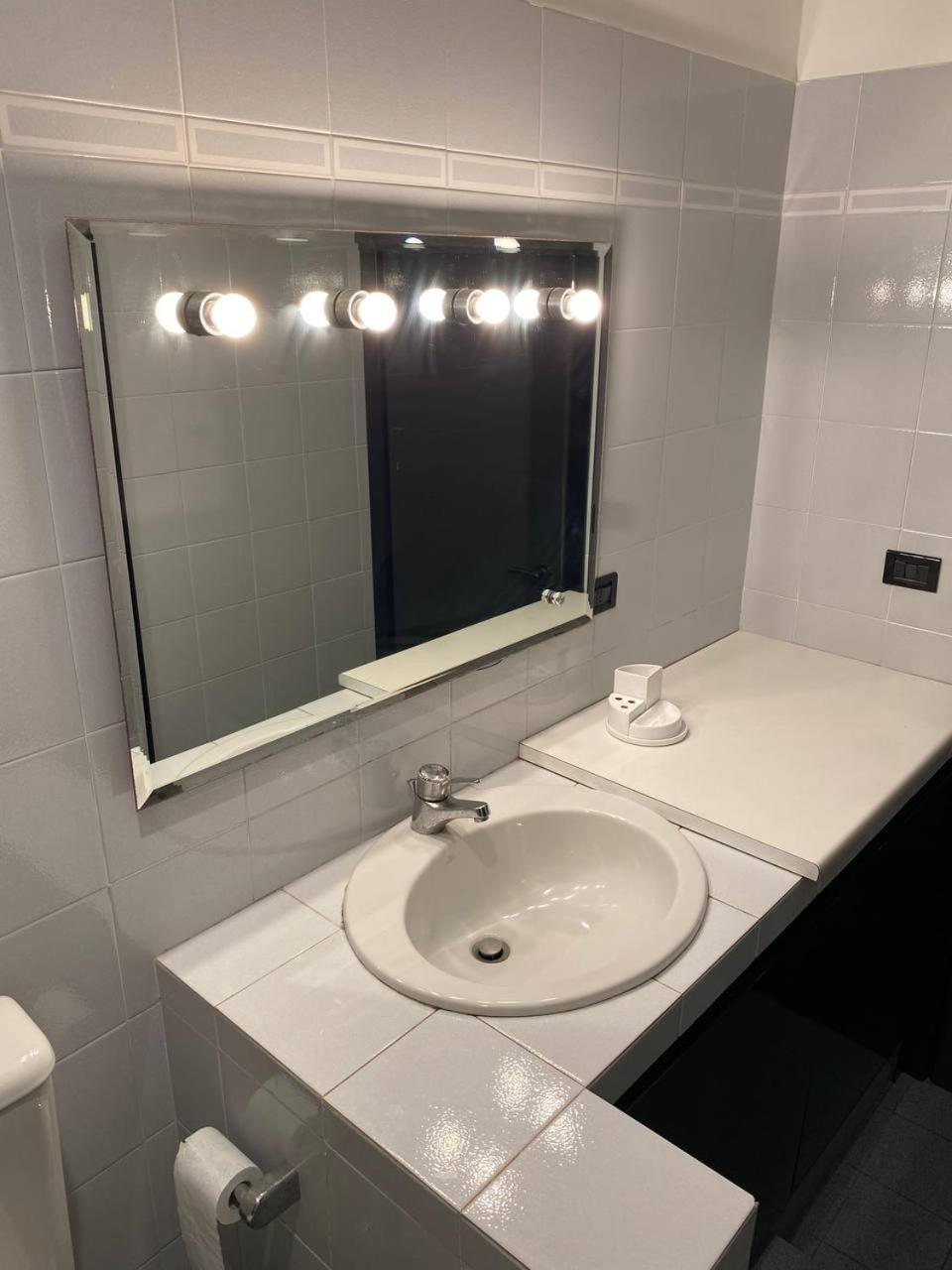 Martel Rooms - Genova Centro Brignole Екстер'єр фото