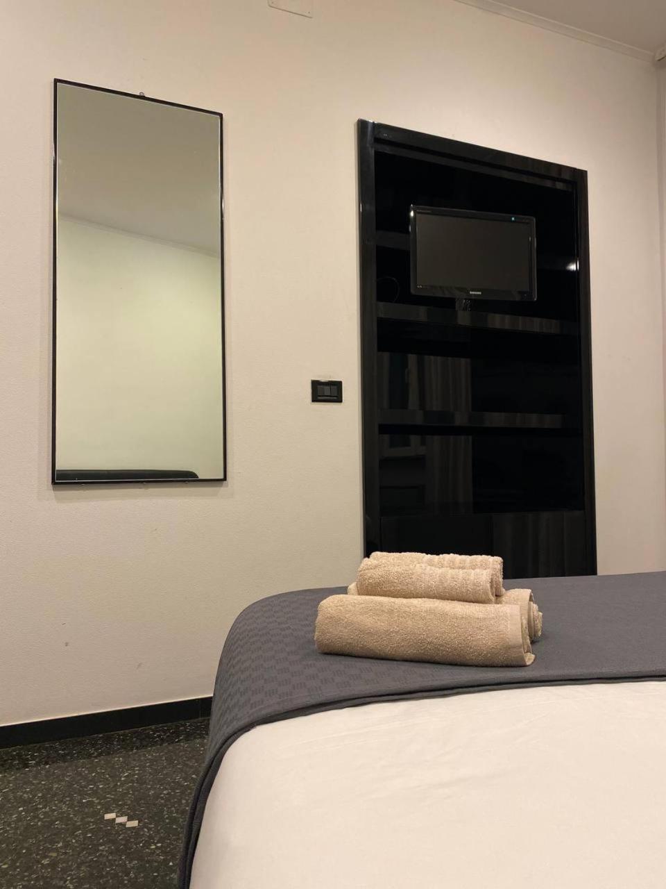Martel Rooms - Genova Centro Brignole Екстер'єр фото